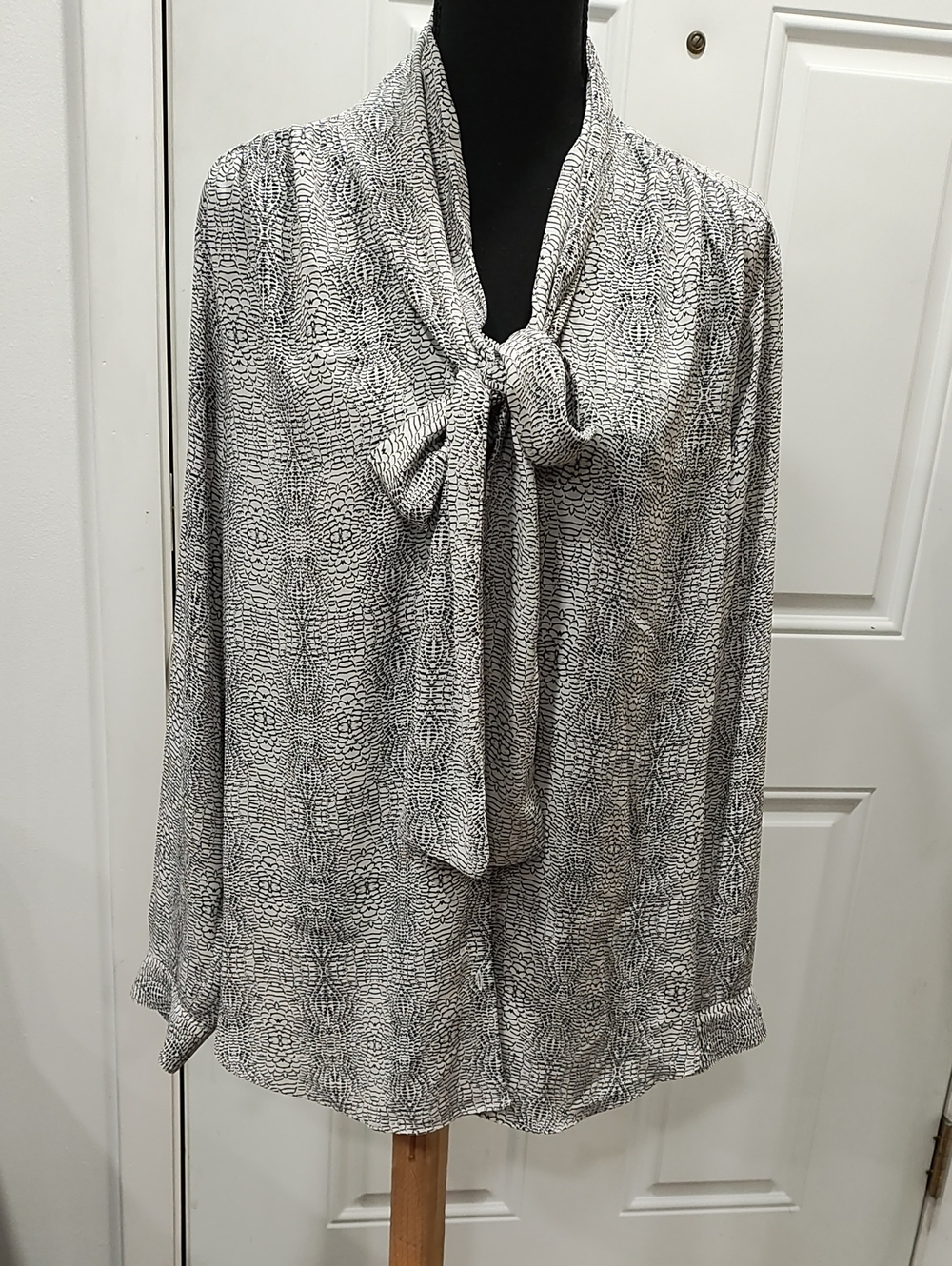Women's Black & White Tie-Neck Blouse